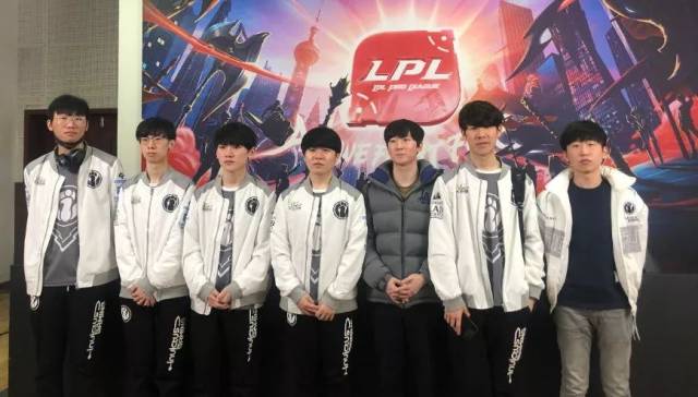 且战术适应 且战术适应